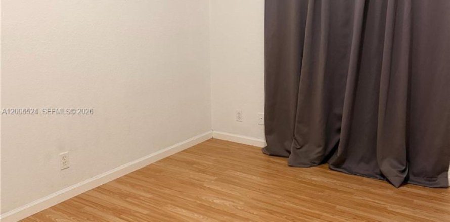 Casa en Sunrise, Florida 3 dormitorios, 105.63 m2 № 2072361
