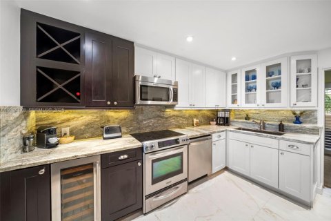 Condominio en alquiler en Miami Beach, Florida, 2 dormitorios, 171.59 m2 № 2076965 - foto 28