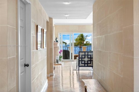 Condominio en alquiler en Miami Beach, Florida, 2 dormitorios, 171.59 m2 № 2076965 - foto 11