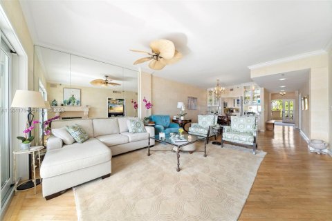 Condominio en alquiler en Miami Beach, Florida, 2 dormitorios, 171.59 m2 № 2076965 - foto 12
