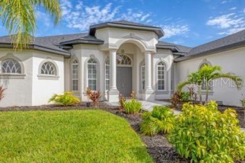 House in Parrish, Florida 4 bedrooms, 254.74 sq.m. № 1840180 - photo 1