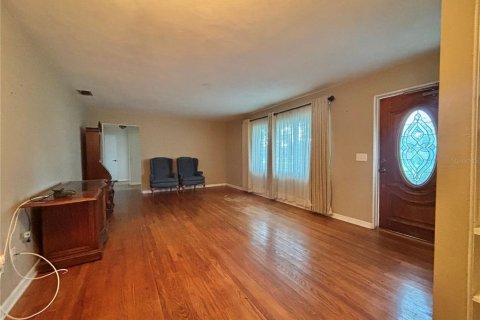 House in Eagle Lake, Florida 2 bedrooms, 159.98 sq.m. № 2156432 - photo 3