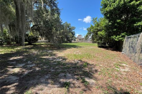 House in Eagle Lake, Florida 2 bedrooms, 159.98 sq.m. № 2156432 - photo 21
