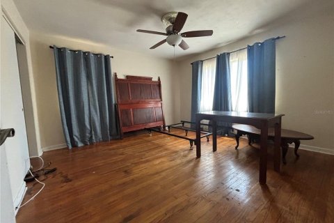 House in Eagle Lake, Florida 2 bedrooms, 159.98 sq.m. № 2156432 - photo 14