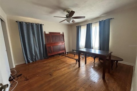 House in Eagle Lake, Florida 2 bedrooms, 159.98 sq.m. № 2156432 - photo 13
