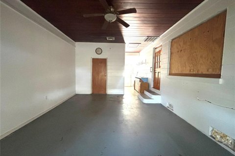 House in Eagle Lake, Florida 2 bedrooms, 159.98 sq.m. № 2156432 - photo 17