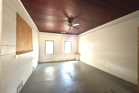 House in Eagle Lake, Florida 2 bedrooms, 159.98 sq.m. № 2156432 - photo 16
