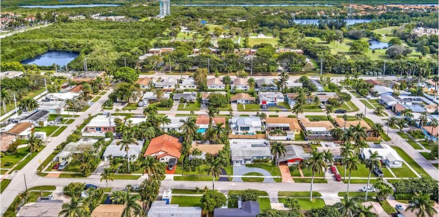 Villa ou maison à Hollywood, Floride 3 chambres, 136.29 m2 № 1188685