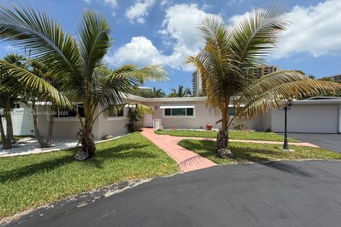 Propiedad comercial en venta en Lauderdale-by-the-Sea, Florida № 1678908 - foto 8