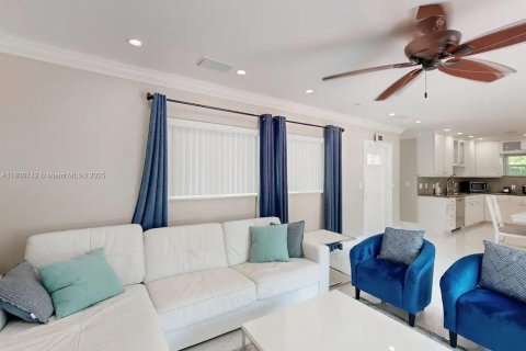 Propiedad comercial en venta en Lauderdale-by-the-Sea, Florida № 1678908 - foto 21