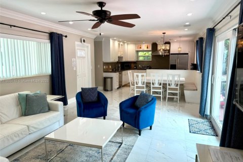 Propiedad comercial en venta en Lauderdale-by-the-Sea, Florida № 1678908 - foto 30