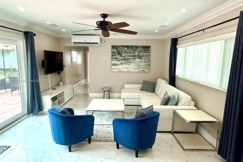 Propiedad comercial en venta en Lauderdale-by-the-Sea, Florida № 1678908 - foto 24