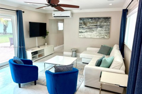 Propiedad comercial en venta en Lauderdale-by-the-Sea, Florida № 1678908 - foto 22