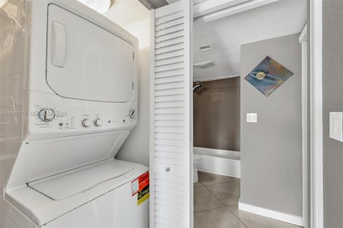 Снять в аренду кондоминиум в Майами, Флорида 1 спальня, 62.24м2, № 2063673 - фото 15