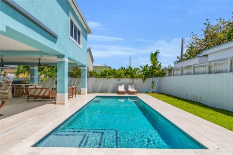 House in Key Largo, Florida 4 bedrooms, 139.54 sq.m. № 2068040 - photo 20