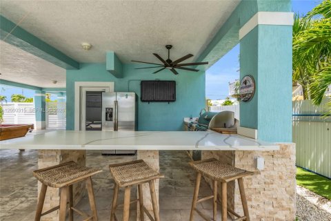 House in Key Largo, Florida 4 bedrooms, 139.54 sq.m. № 2068040 - photo 22