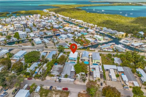 House in Key Largo, Florida 4 bedrooms, 139.54 sq.m. № 2068040 - photo 10