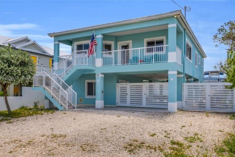 House in Key Largo, Florida 4 bedrooms, 139.54 sq.m. № 2068040
