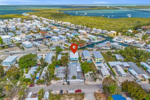 House in Key Largo, Florida 4 bedrooms, 139.54 sq.m. № 2068040 - photo 9