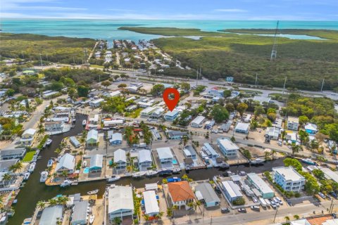 House in Key Largo, Florida 4 bedrooms, 139.54 sq.m. № 2068040 - photo 6