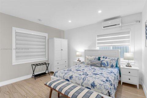 House in Key Largo, Florida 4 bedrooms, 139.54 sq.m. № 2068040 - photo 28