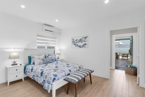 House in Key Largo, Florida 4 bedrooms, 139.54 sq.m. № 2068040 - photo 30