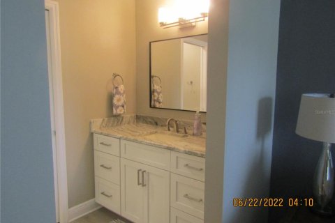 Condo in Sarasota, Florida, 2 bedrooms  № 1512986 - photo 19
