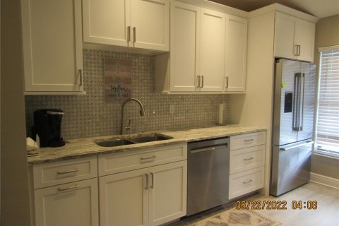 Condo in Sarasota, Florida, 2 bedrooms  № 1512986 - photo 4