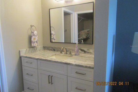 Condo in Sarasota, Florida, 2 bedrooms  № 1512986 - photo 22