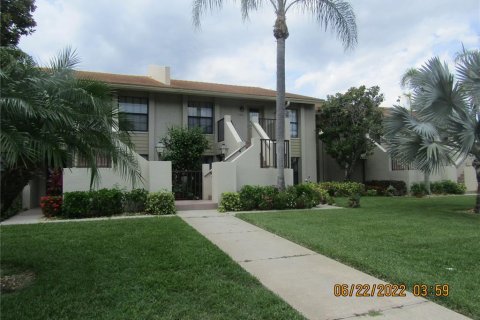 Condo in Sarasota, Florida, 2 bedrooms  № 1512986 - photo 1