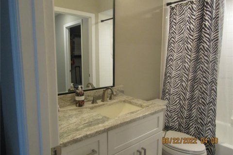Condo in Sarasota, Florida, 2 bedrooms  № 1512986 - photo 9