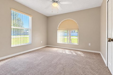 Villa ou maison à vendre à Kissimmee, Floride: 4 chambres, 169.27 m2 № 2429156 - photo 11