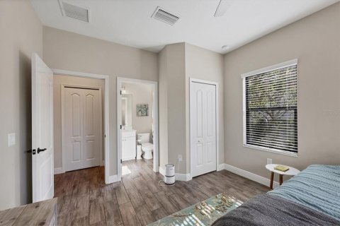 House in Englewood, Florida 4 bedrooms, 191.94 sq.m. № 1734577 - photo 21