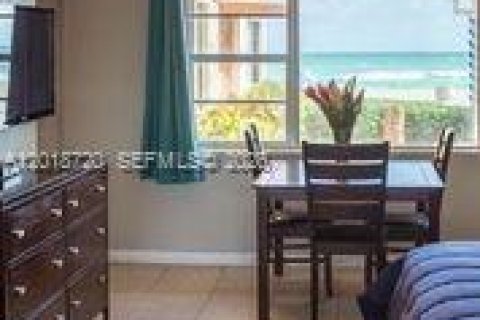 Propiedad comercial en venta en Hollywood, Florida № 2154258 - foto 4