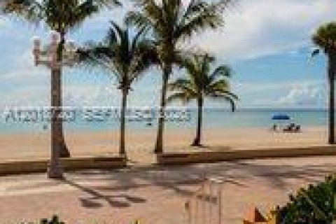 Propiedad comercial en Hollywood, Florida № 2154258