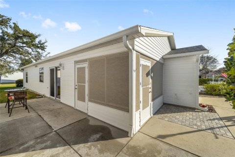 House in The Villages, Florida 2 bedrooms, 107.4 sq.m. № 1531597 - photo 5