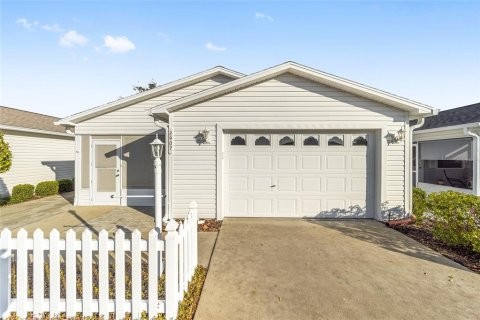 House in The Villages, Florida 2 bedrooms, 107.4 sq.m. № 1531597 - photo 3