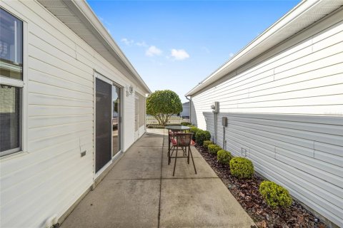 House in The Villages, Florida 2 bedrooms, 107.4 sq.m. № 1531597 - photo 6