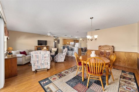 House in The Villages, Florida 2 bedrooms, 107.4 sq.m. № 1531597 - photo 12