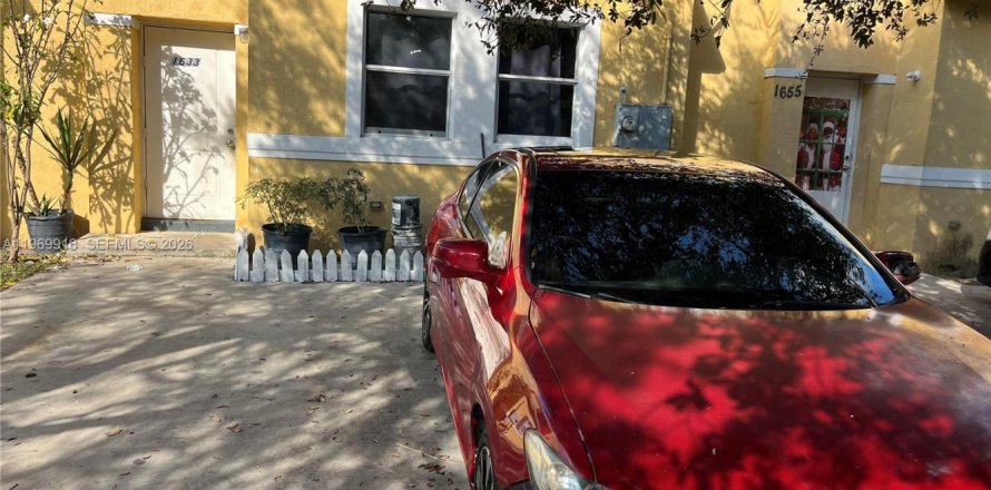 Townhouse in Homestead, Florida 3 bedrooms, 126.16 sq.m. № 2030701