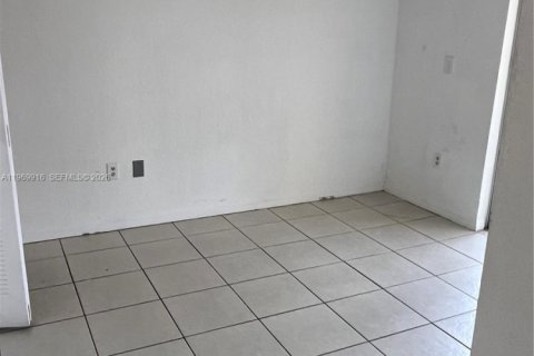 Townhouse in Homestead, Florida 3 bedrooms, 126.16 sq.m. № 2030701 - photo 2