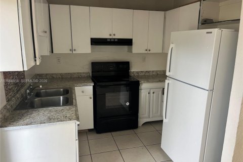 Townhouse in Homestead, Florida 3 bedrooms, 126.16 sq.m. № 2030701 - photo 9