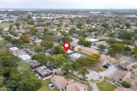 Commercial property in Lauderhill, Florida 279.91 sq.m. № 2051076 - photo 3