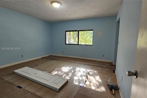 Commercial property in Lauderhill, Florida 279.91 sq.m. № 2051076 - photo 25