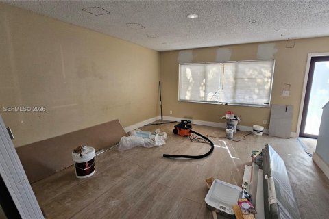 Commercial property in Lauderhill, Florida 279.91 sq.m. № 2051076 - photo 16