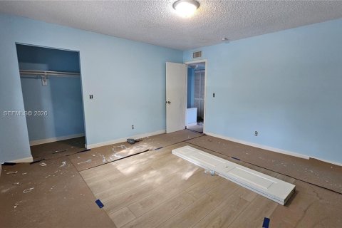 Commercial property in Lauderhill, Florida 279.91 sq.m. № 2051076 - photo 19