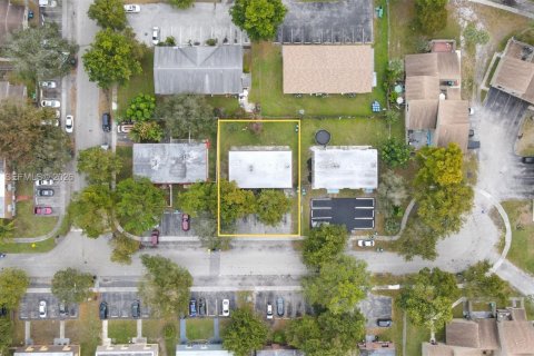 Commercial property in Lauderhill, Florida 279.91 sq.m. № 2051076 - photo 6