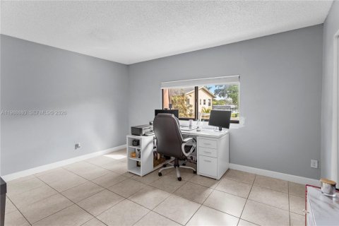 Commercial property in Lauderhill, Florida 279.91 sq.m. № 2051076 - photo 7