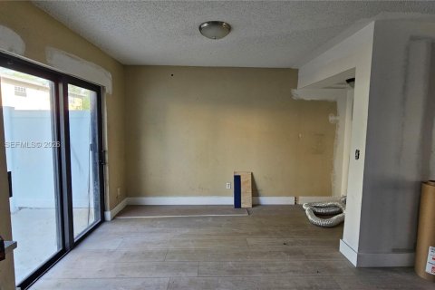 Commercial property in Lauderhill, Florida 279.91 sq.m. № 2051076 - photo 15