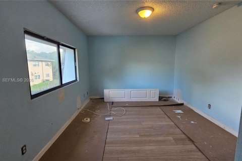 Commercial property in Lauderhill, Florida 279.91 sq.m. № 2051076 - photo 22